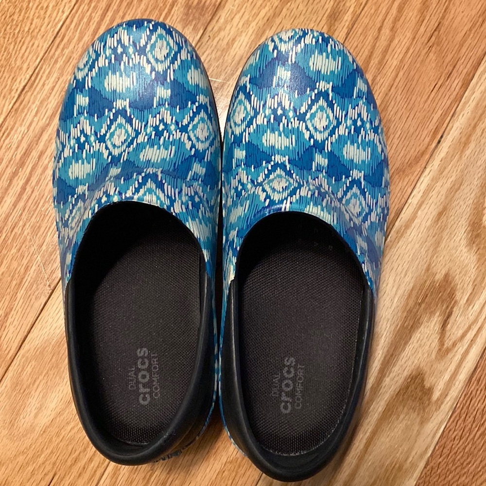 croc nursing clogs